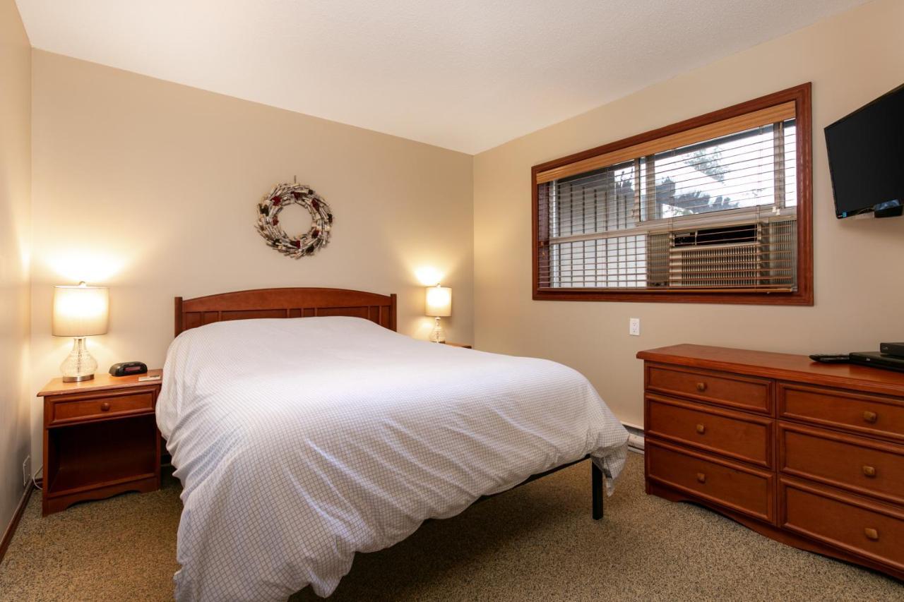Glaciers Reach By Allseason Vacation Rentals Whistler Bagian luar foto