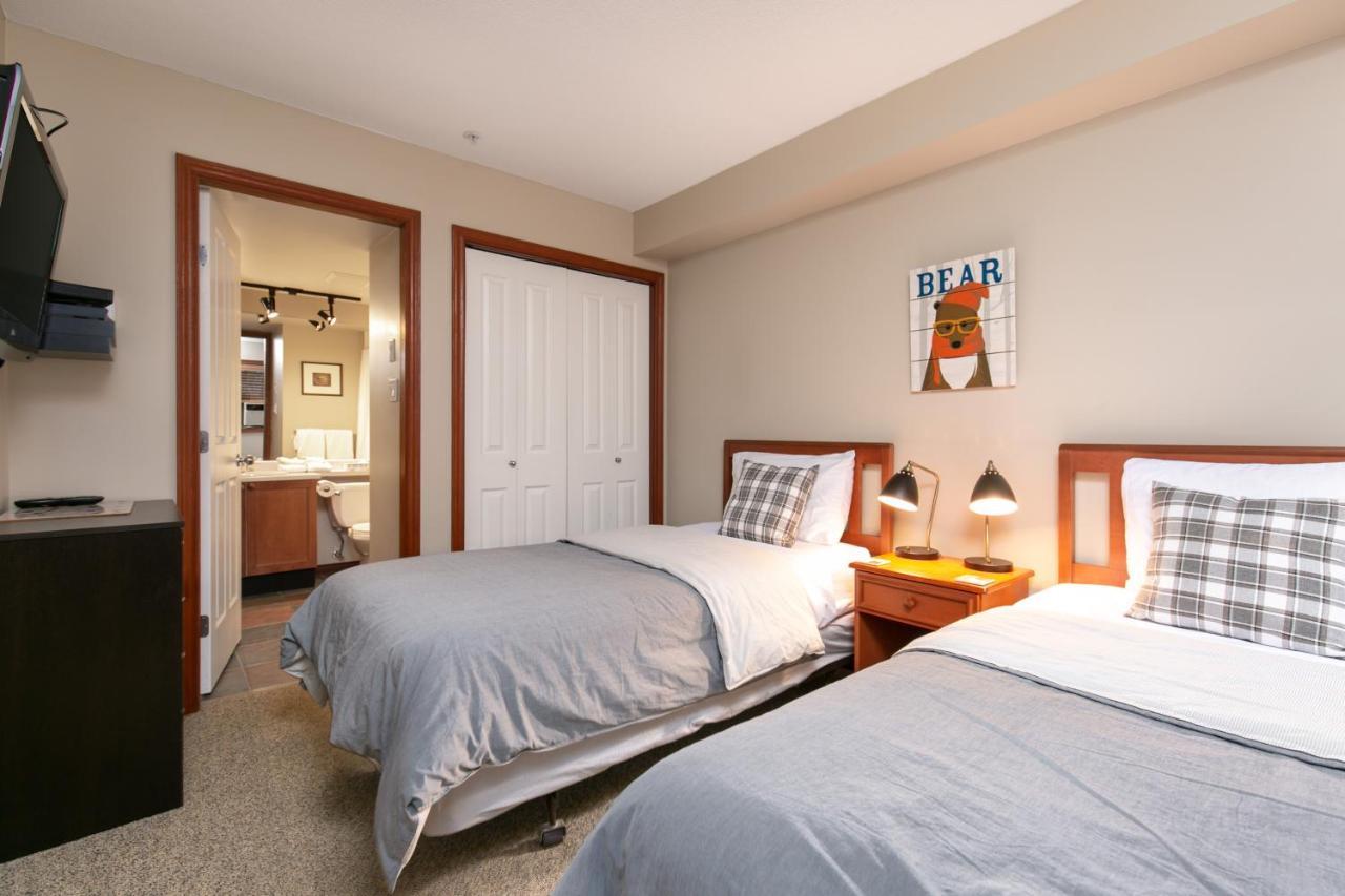 Glaciers Reach By Allseason Vacation Rentals Whistler Bagian luar foto