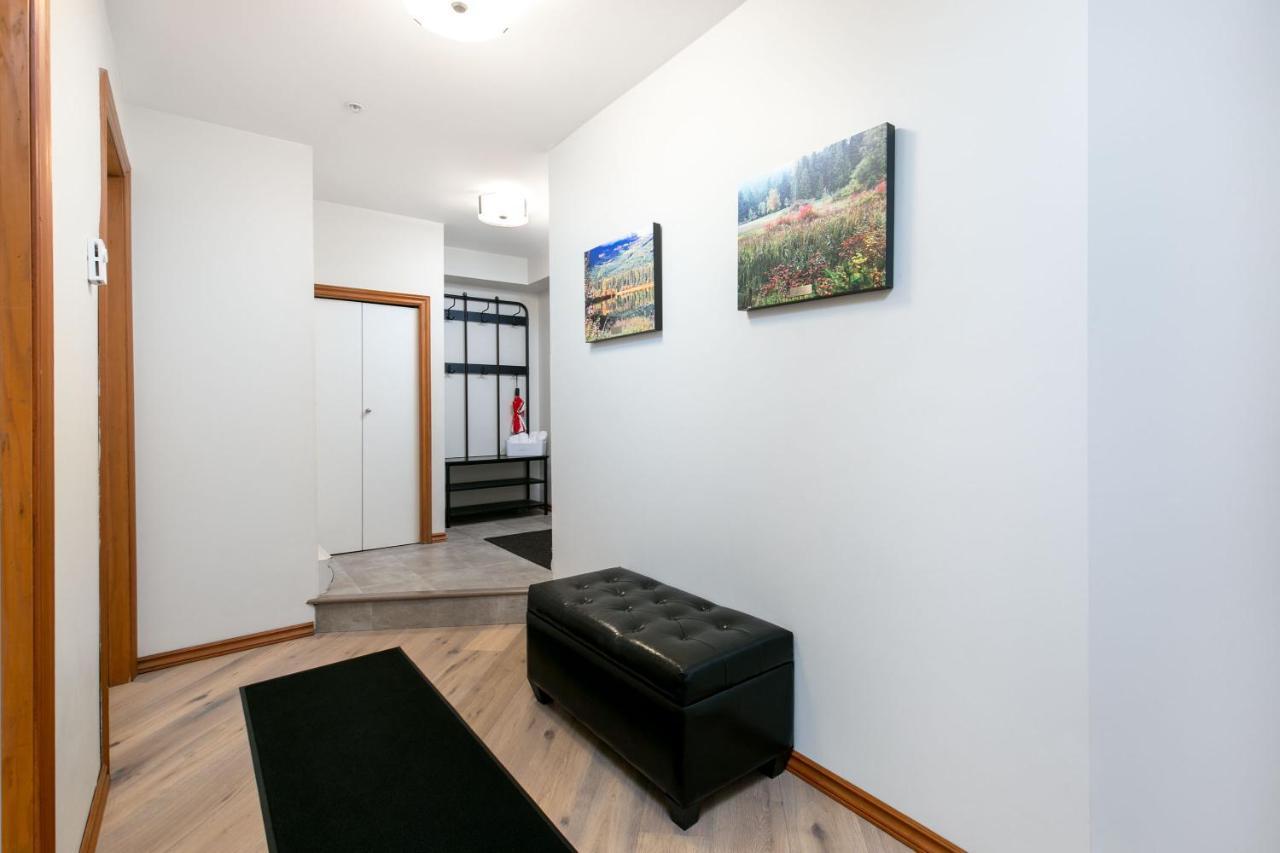 Glaciers Reach By Allseason Vacation Rentals Whistler Bagian luar foto