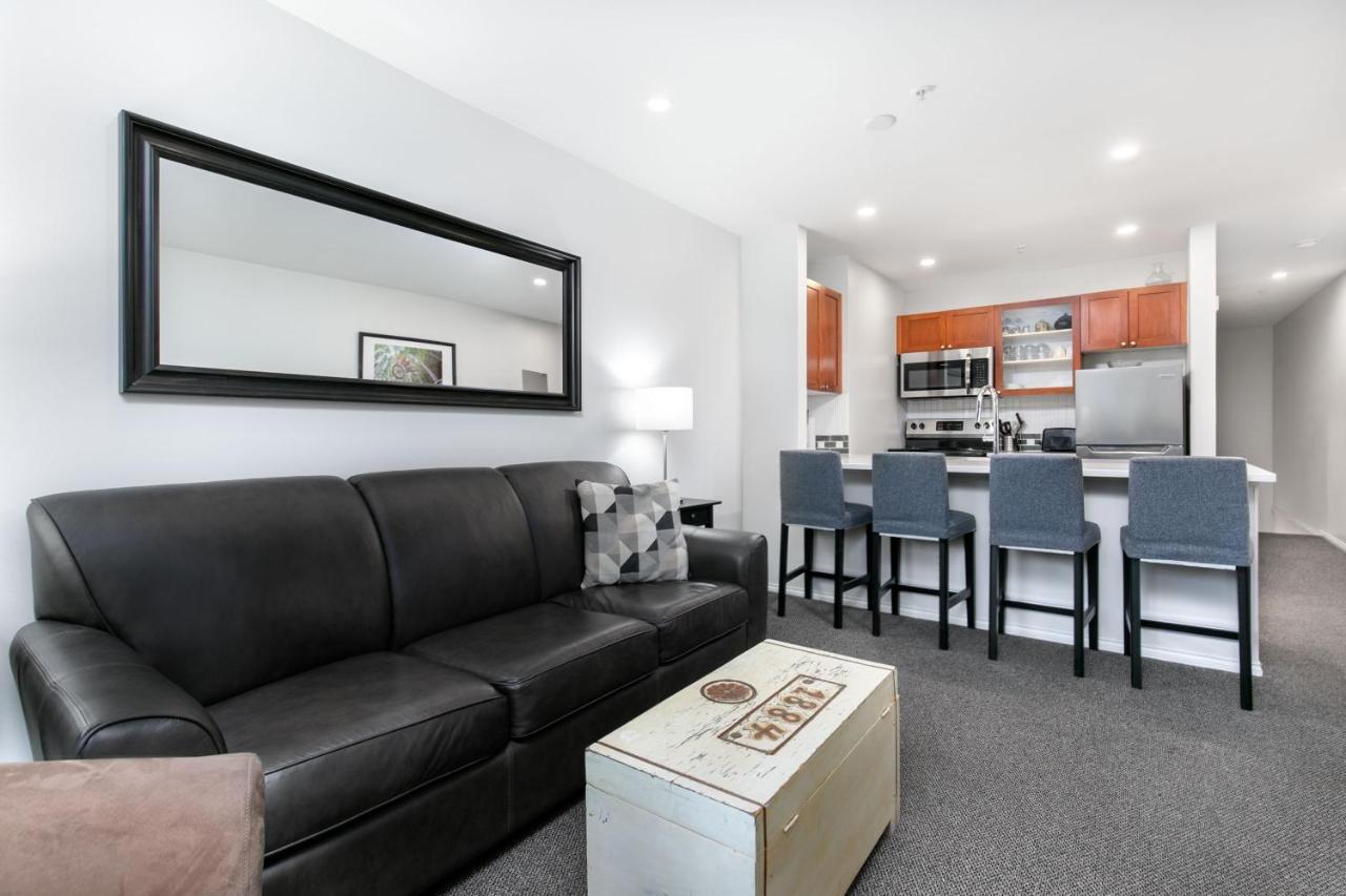 Glaciers Reach By Allseason Vacation Rentals Whistler Bagian luar foto