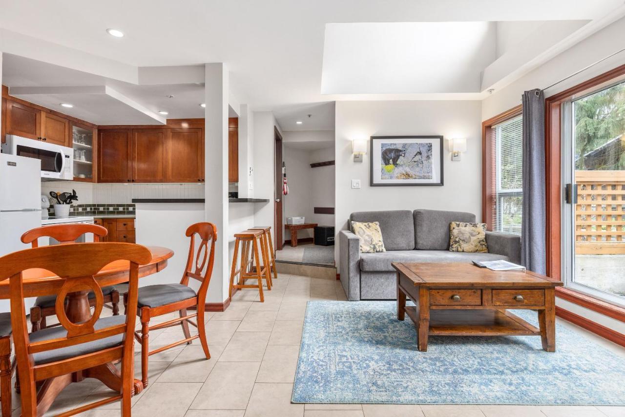 Glaciers Reach By Allseason Vacation Rentals Whistler Bagian luar foto