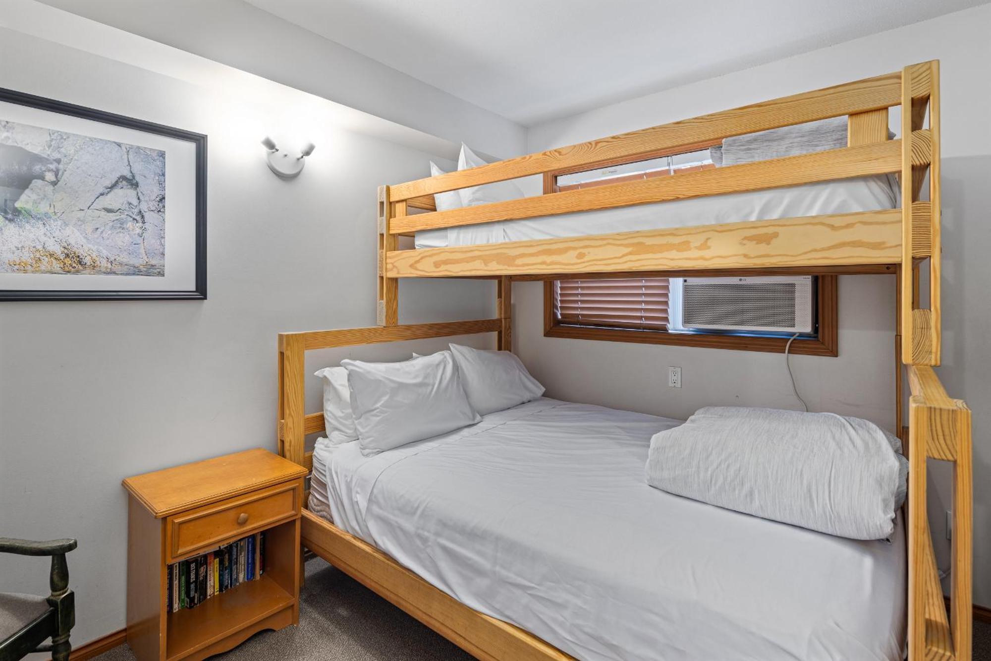 Glaciers Reach By Allseason Vacation Rentals Whistler Bagian luar foto
