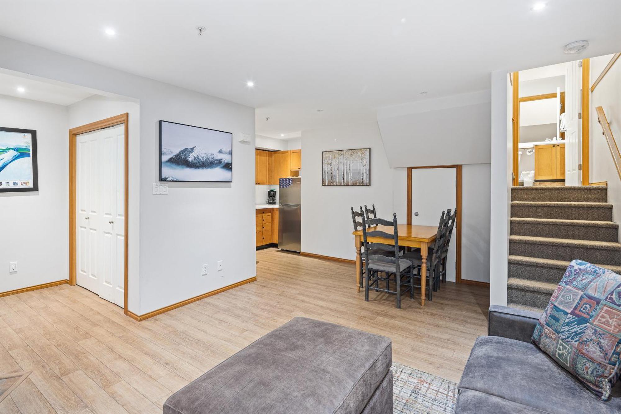 Glaciers Reach By Allseason Vacation Rentals Whistler Bagian luar foto