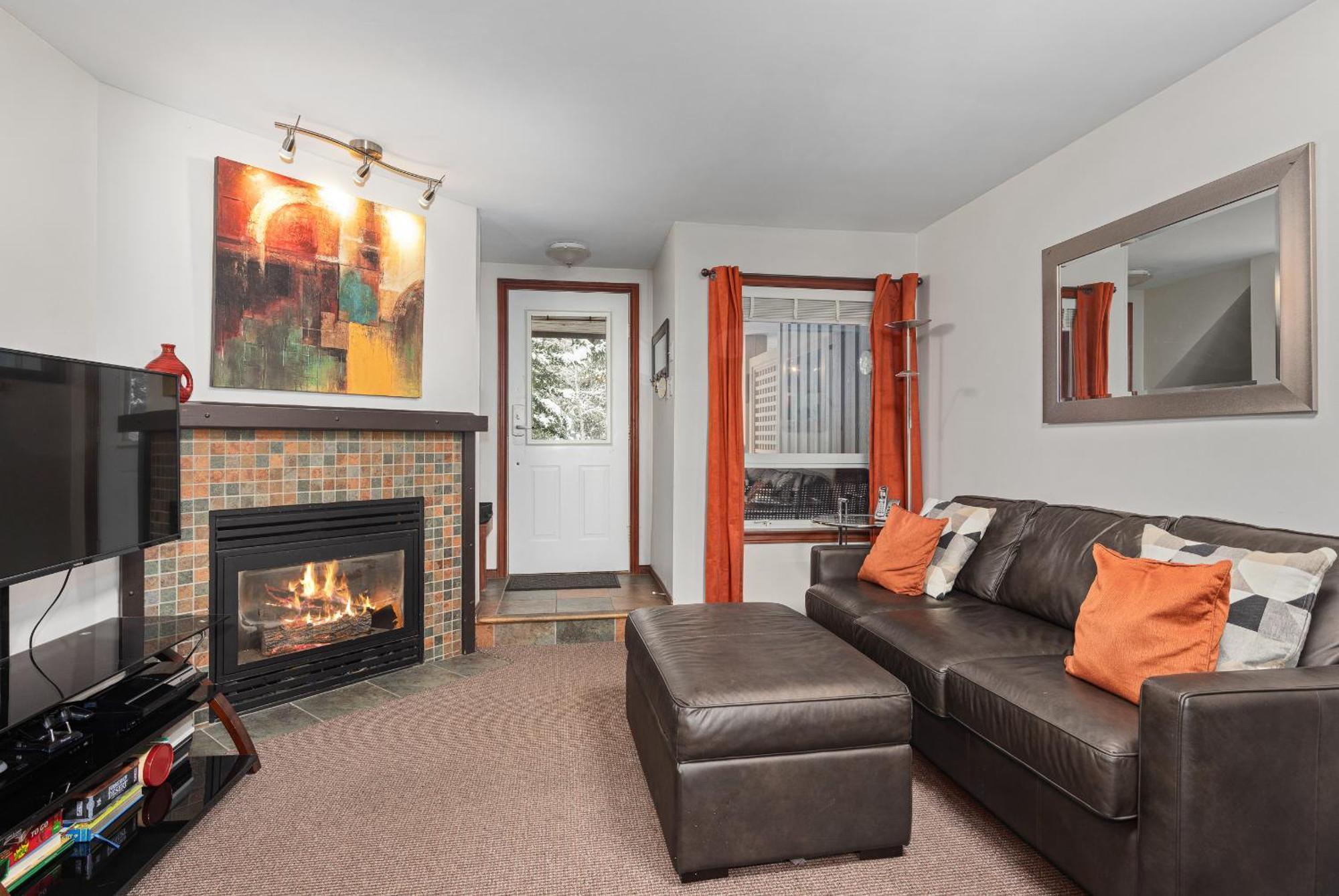 Glaciers Reach By Allseason Vacation Rentals Whistler Bagian luar foto