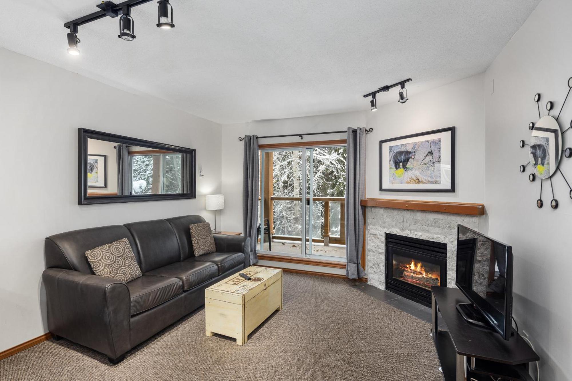 Glaciers Reach By Allseason Vacation Rentals Whistler Bagian luar foto