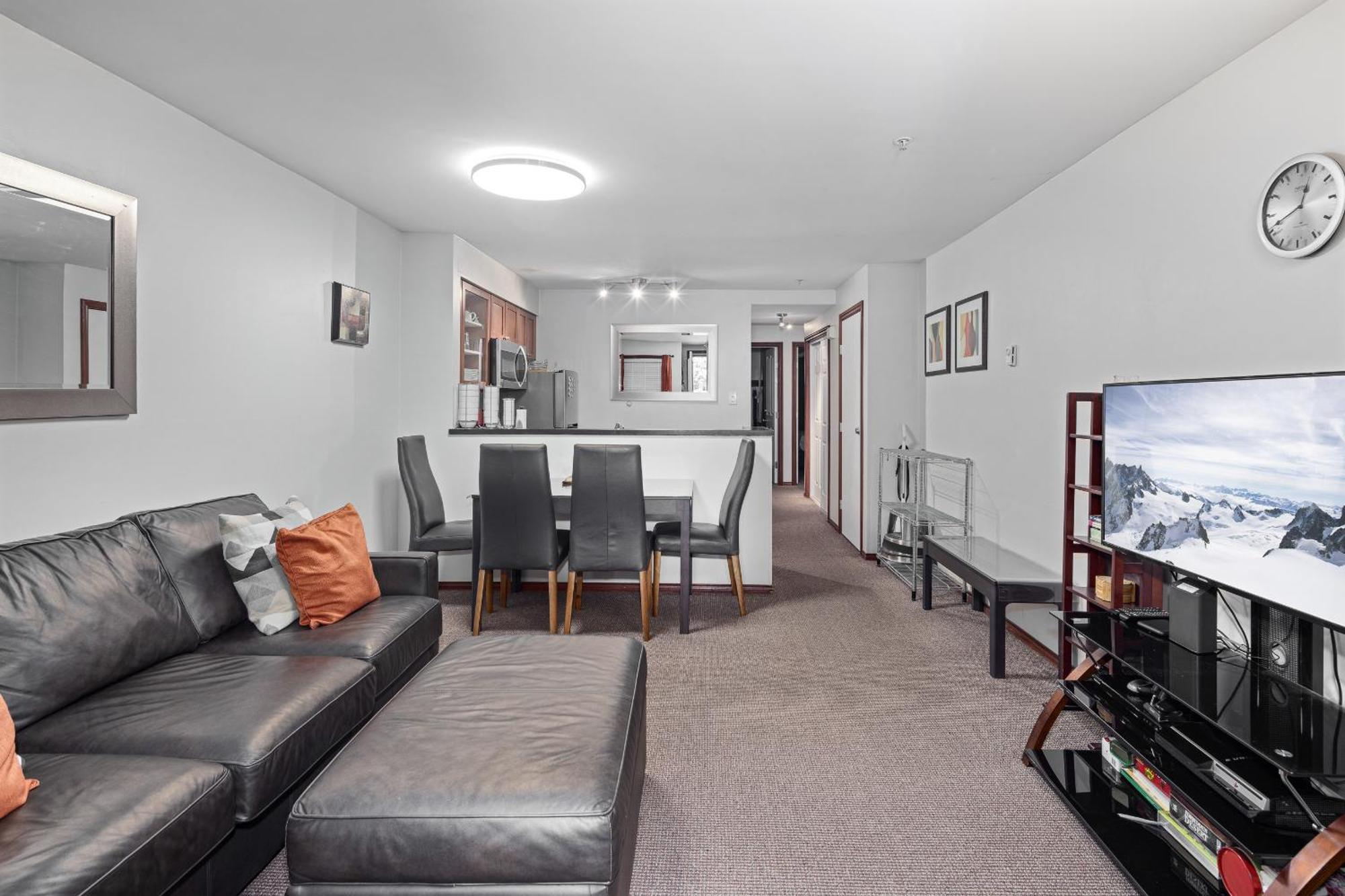 Glaciers Reach By Allseason Vacation Rentals Whistler Bagian luar foto