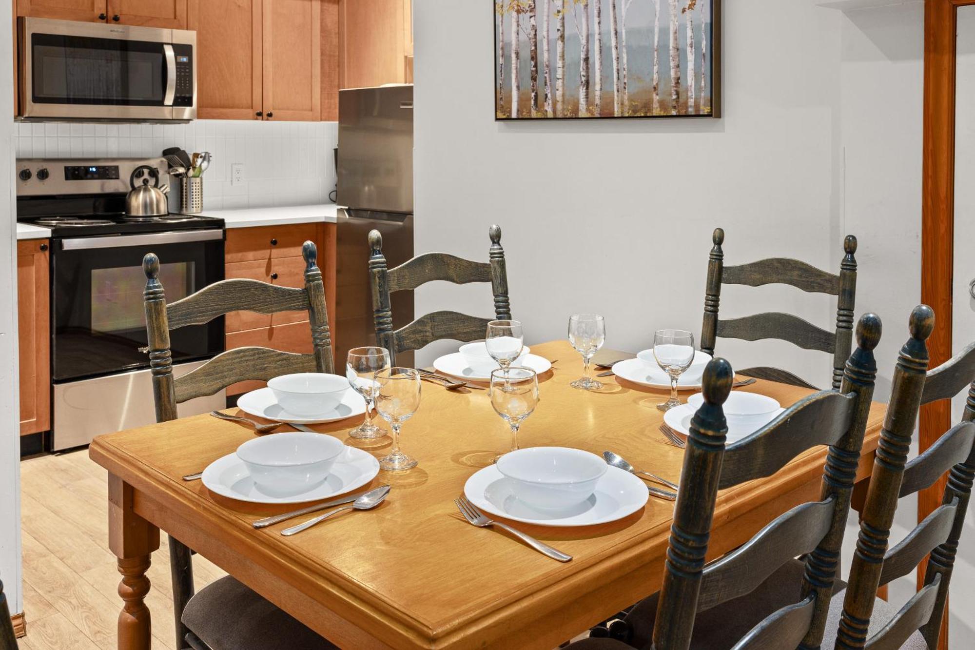 Glaciers Reach By Allseason Vacation Rentals Whistler Bagian luar foto